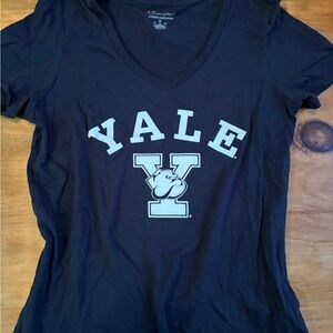 Women’s Yale Logo NWOT Navy Blue T-Shirt size M